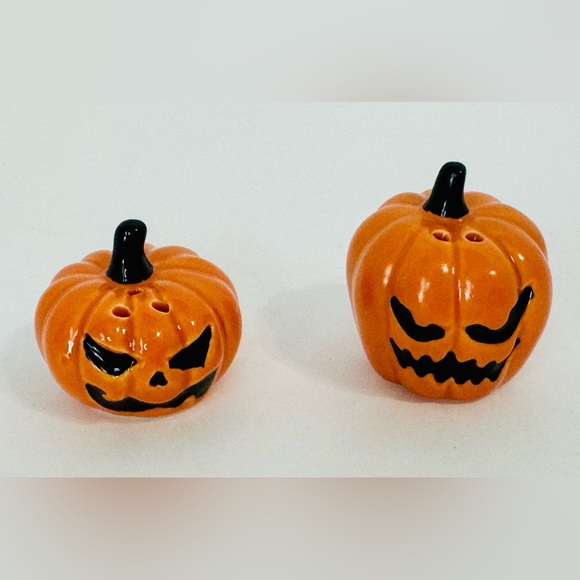 Cracker Barrel Other - Cracker Barrel Jack O Lantern Salt and Pepper Shakers NWOT